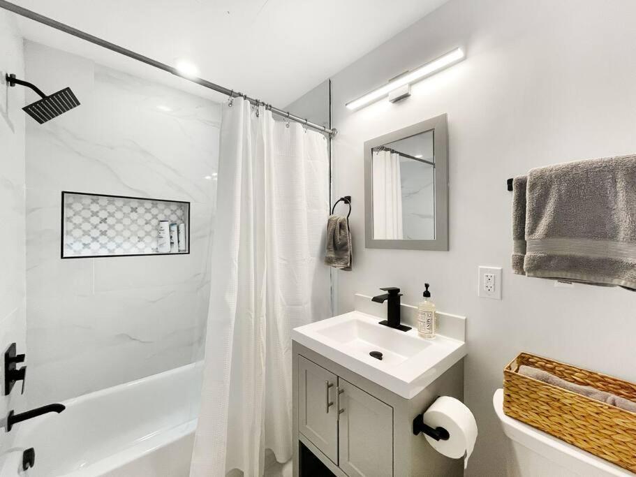 Classy Capitol Hill Apt, Steps From Dc Attraction Washington Eksteriør billede